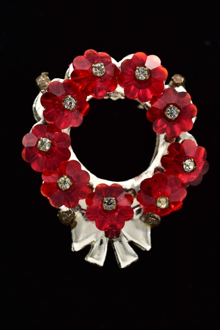 Vintage Crystal Wreath Pin Brooch Red Rhinestone Silver Tone Sparkle Y2K BinJ